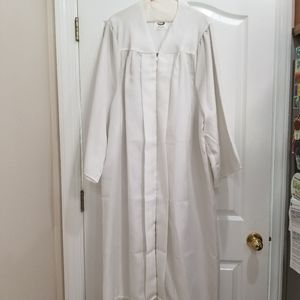 WHITE GRADUATION CAP AND GOWN